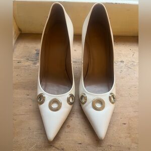 Beautiful BOSS White and Gold Pumps